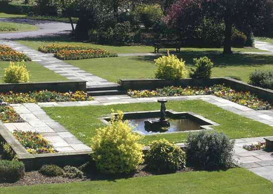 Mitcham Road Cemetery pond