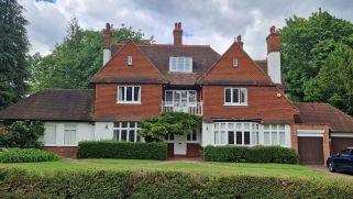 16 Rose walk