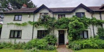 No. 1 Gate Lodge and No.4 The Smithy, Upper Woodcote Village