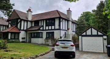 11-12 Upper Woodcote Village