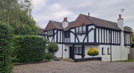 Nos. 17-18 Upper Woodcote Village