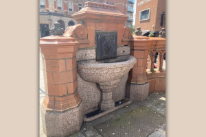 The Victorian drinking fountain at the corner of Surrey Street and High Street