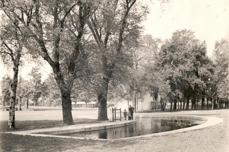 Photograph of Ashburton Park pond 1938